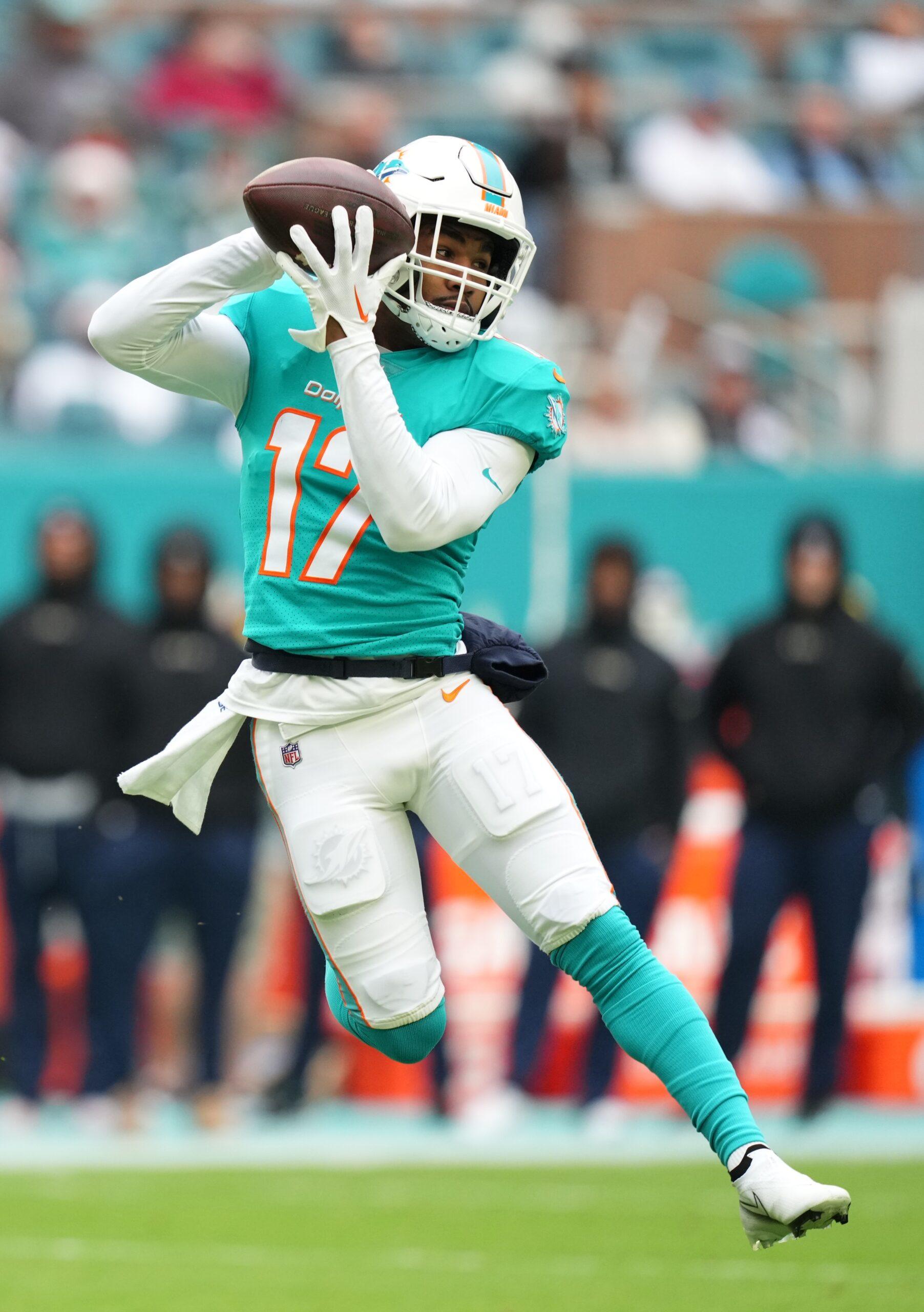 Dolphins WR Jaylen Waddle Drawing Interest; Miami Does Not Intend To Deal  Waddle, RB De'Von Achane
