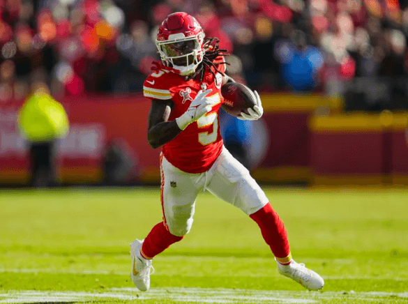 Chiefs WR Quietly Donates $50K to Support Tyler Robinson’s Father