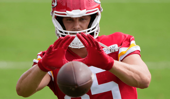 Practice Squad TE Calls HC Andy Reid to Ask for a Chance on the Field