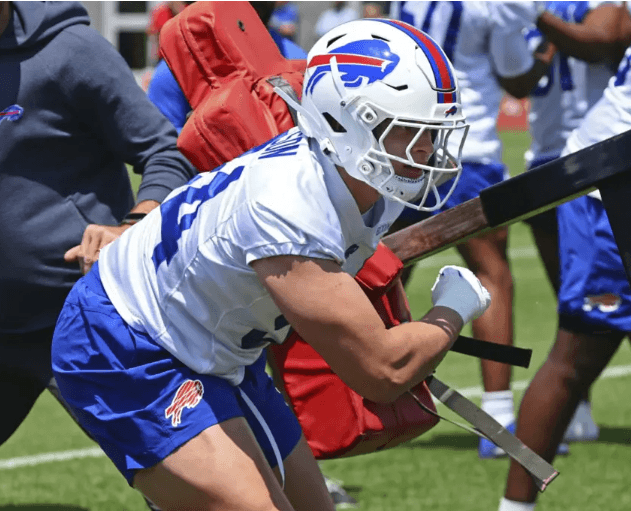 Rookie EDGE Phenom With 44 Tackles in One Season Left on the Sidelines, Now Wants to Leave Bills for Patriots