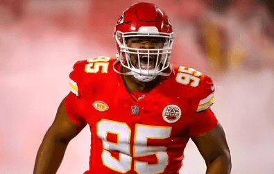 Chiefs DT Chris Jones Shocks the Nation When, Before the Team's Next Game, He Bluntly Refused to Wear the LGBT Armband to Honor This Movement, and Simultaneously Bluntly Criticized the "WOKE" Program as Unworthy of Celebration