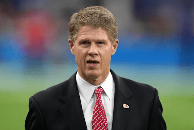 Kansas City Chiefs President Clark Hunt Issues Lifetime Ban on Fan Known as “Brewers Karen” After Racist Incident – “Chiefs Kingdom Does Not Tolerate Hate”