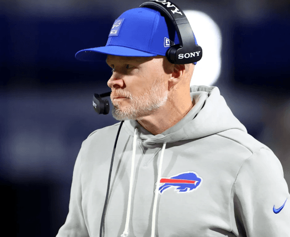The Real Reason Behind the Buffalo Bills’ Defensive Struggles – HC Sean McDermott Unhappy After Defensive Coordinator Bobby Babich Arrives Late to Practice