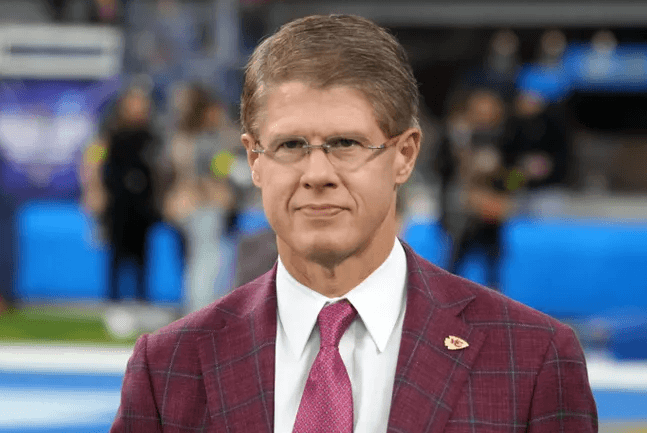 No Kings in Kansas City: Chiefs CEO Clark Hunt’s Powerful Words Ignite the “No King” Movement — “In the Chiefs Kingdom, There’s No Throne, Only Brotherhood”