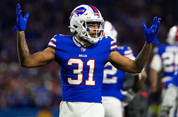 Former Super Bowl Star of the Bills Moves the NFL to Tears After Announcing He Won’t Play Against His Former Team – “I Can’t Take the Field When My Heart Still Belongs to Buffalo”