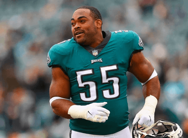 Without a Single Defensive Snap, Brandon Graham Makes the Entire NFL Bow – The Gesture “FOR 94” Before the Showdown with the Packers Lights Up Lambeau Field, While Eagles Nation Swells with Pride Upon Learning the True Meaning Behind It