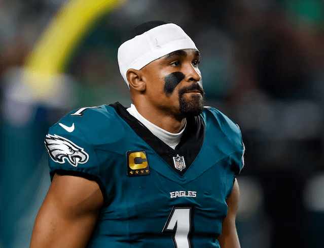 After 16–9 Win, Jalen Hurts Stuns Everyone by Comforting a Devastated Jared Goff on the Sideline