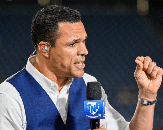 Chiefs Legend Tony Gonzalez Criticizes NFL for Assigning Rookie Referee Alex Moore to High-Stakes Colts vs. Chiefs Matchup After Hesitant Decision Affected the Game