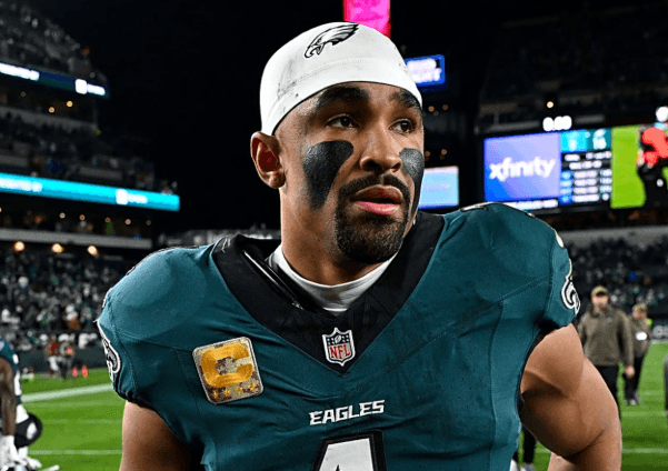 In a Recent Meeting Jalen Hurts Was Offered a Salary Increase and He Firmly Rejected the Decision: "Not Right Now"