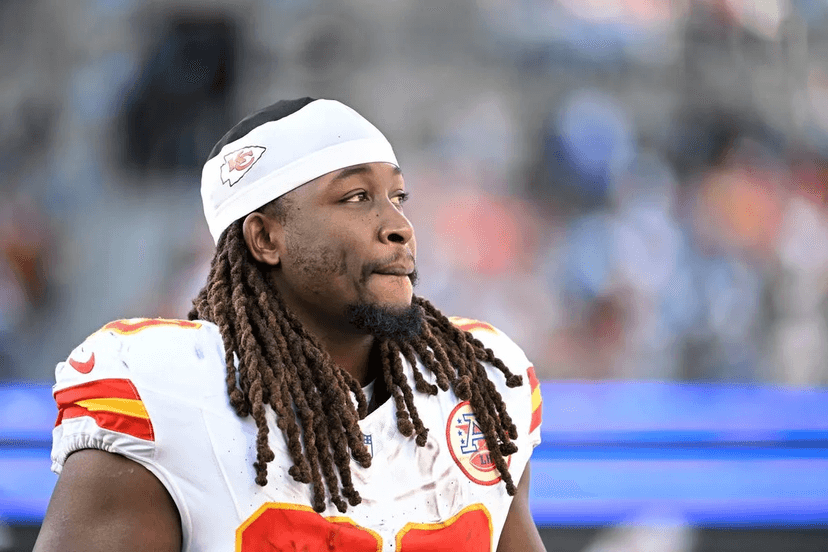 Kareem Hunt Speaks Out After Vulnerable Sideline Moment with Chiefs Star Goes Viral: “I Nearly Fell Apart…”