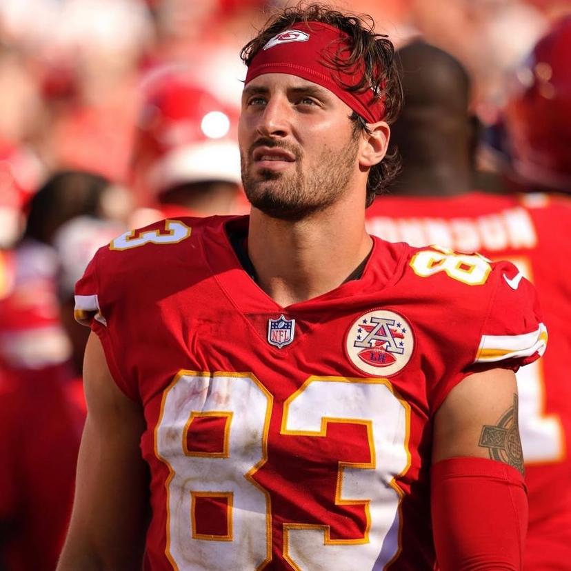 Chiefs TE Noah Gray Thanks Teammate Who Left Postgame Press Conference to Be by His Side in the Hospital