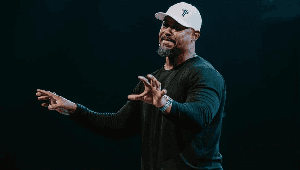 Eagles Legend Brian Dawkins Points to Offense, Not Defense, as Root of Team’s Struggles After Embarrassing Loss to Bears