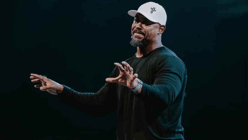 Eagles Legend Brian Dawkins Points to Offense, Not Defense, as Root of Team’s Struggles After Embarrassing Loss to Bears