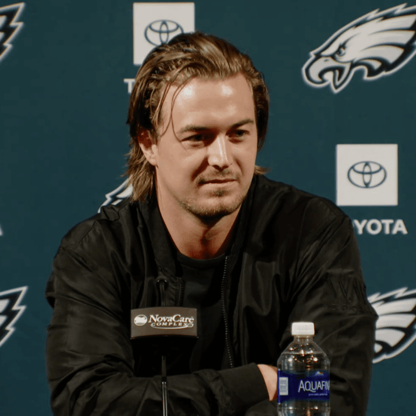 Kenny Pickett praises Caleb Williams after Eagles’ 24–15 loss, sparks controversy with postgame gesture