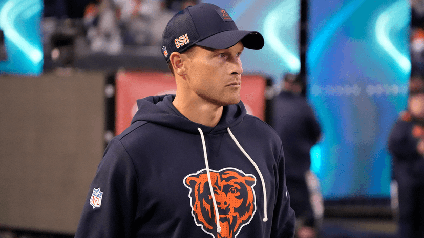 Bears Head Coach Ben Johnson Sparks Fan Backlash After Praising Packers Defense: “Is He Coaching Green Bay or Chicago?”
