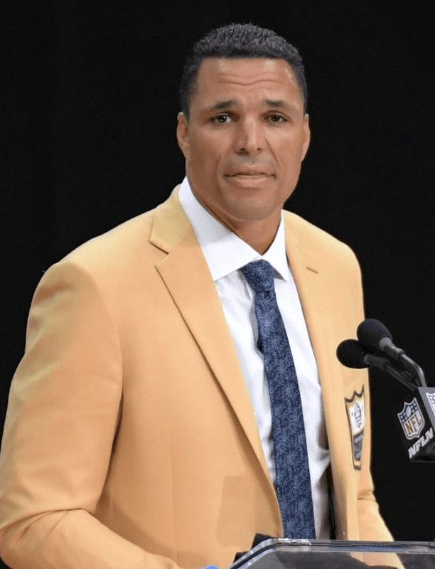 Chiefs Legend Tony Gonzalez Stuns the NFL by Defending Travis Kelce — And Kelce ’ 7-Word Reply Freezes the Internet