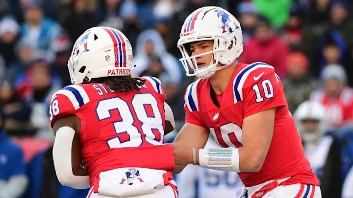 Patriots QB Drake MayeDefends Rhamondre Stevenson, revealed that his teammate is depressed due to pressure from public opinion