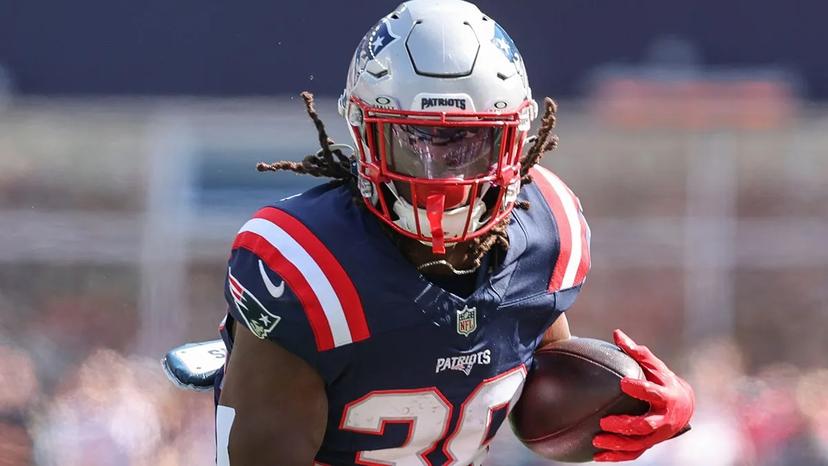 After a forgettable game against the Steelers, Patriots star stirs locker room with bold actions
