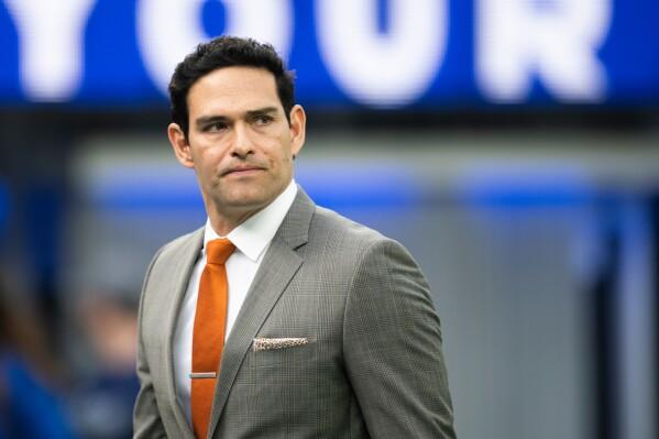 Former Cowboys QB Mark Sanchez Arrested After Hospitalization, Faces Charges for Assaulting Elderly Truck Driver While Intoxicated