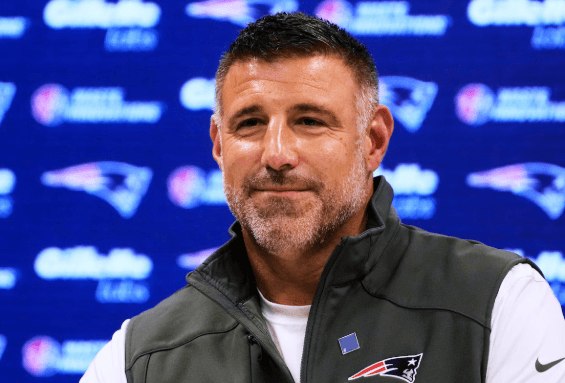 Late-Night Moment at Gillette Leaves Mike Vrabel Speechless: “The Patriots Have Found Their Future.”