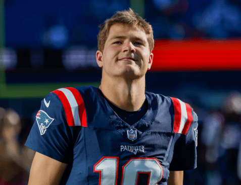 $100,000 Jersey and the Heartwarming Halloween Story of Game MVP Drake Maye – When Victory Lies Not Only on the Field, But in the Hearts of Millions of New England Fans