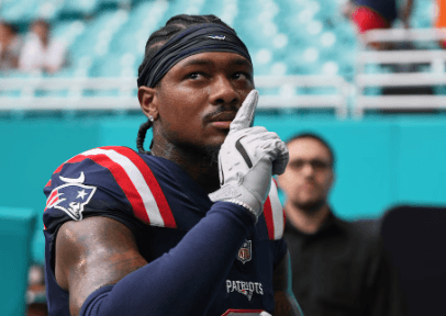 Patriots Legend Julian Edelman Defends Stefon Diggs After Troy Aikman Criticizes His Performance on Live TV - And Stefon's Classy Response Makes the Entire NFL Bow in Respect