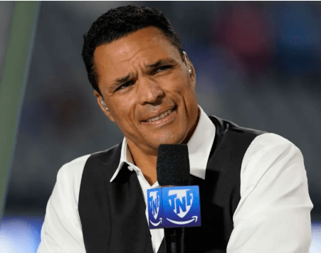 Kansas City Legend Tony Gonzalez Speaks Out, Calling for the NFL to Investigate Referee Shawn Hochuli Over the Controversial Penalty Call