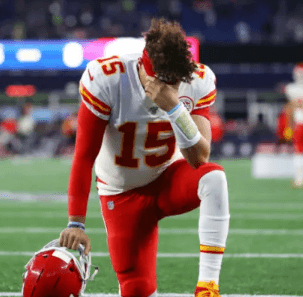 After Bitter Loss to Bills, Controversial Head Referee Carl Cheffers Sends Text to Chiefs Superstar Patrick Mahomes Following Mistaken Call That Directly Impacted Chiefs