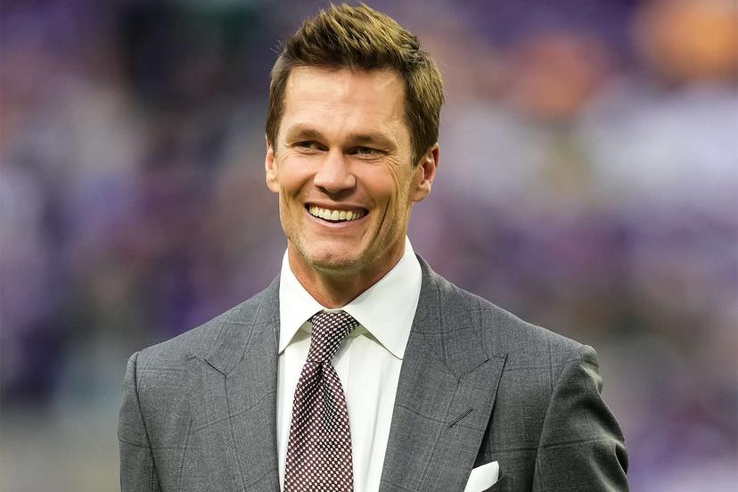 Right after the Patriots’ victory over the Buccaneers, Tom Brady had a baffling action that left the entire commentary booth stunned – and made play-by-play announcer Kevin Burkhardt exclaim: “I’ve never seen him like that!”