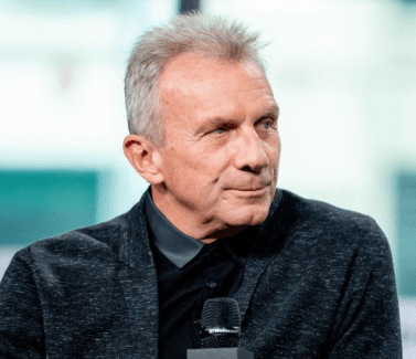 Legend Joe Montana Speaks Out to Defend 49ers Fans Against Aaron Donald’s Attacks – And Aaron’s Subsequent Move Gradually Calms 49ers Nation