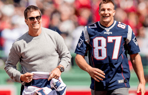 “The Statue Can Be Anywhere — As Long As Tom Is Standing There”: Gronkowski Humble, Brady Responds Touchingly, Causing Patriots Nation to Burst