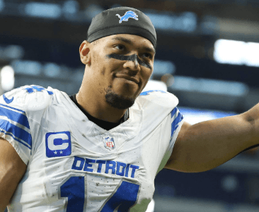 Heartwarming Moment: Amon-Ra St. Brown Shares Tear-Jerking Story of Teammate Who Skipped Post-Game Meeting to Stay by His Side After Terrifying Injury