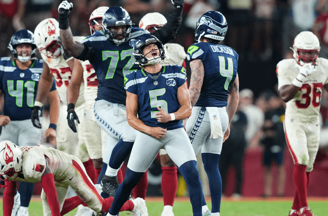 Seahawks Dominate Cardinals 44–22 as Tank Lawrence Makes NFL History With Two Fumble-Return Touchdowns