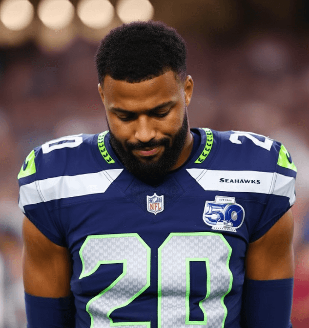 Seahawks All-Pro Star Julian Love Breaks His Silence After Wiping All Social Media Amid Injury Rumors – Reveals Heartbreaking Family News That Stunned the Entire NFL