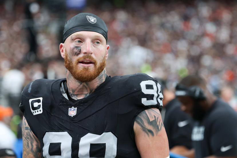 Jerry Jones makes a shocking midnight call to defensive superstar Maxx Crosby  Amid rumors he wants to leave the Raiders before the 11/4 trade deadline: “If you truly want to fight for a championship, come to Dallas