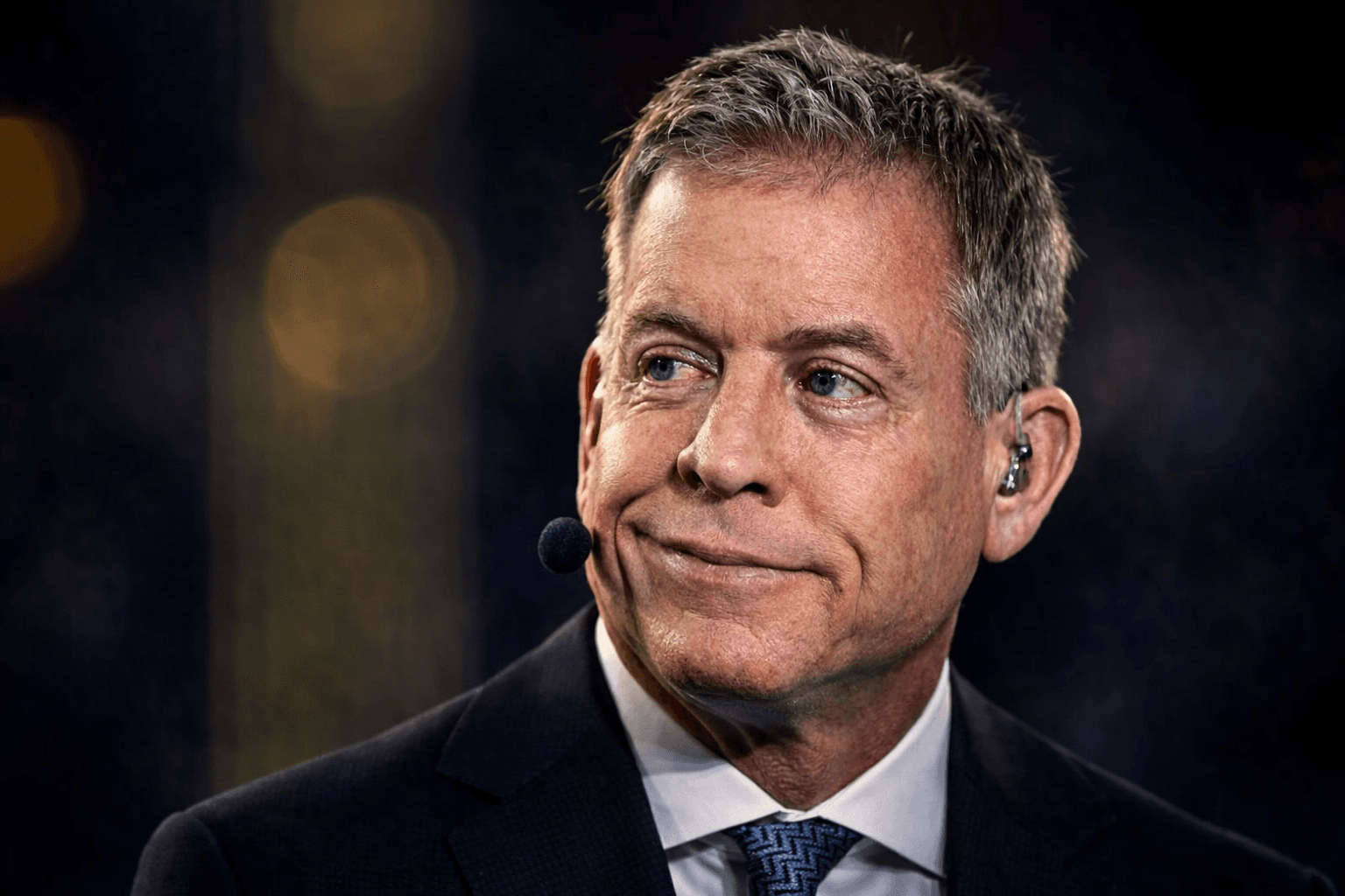 COWBOYS CALLED OUT BY THEIR OWN LEGEND? Troy Aikman SPARKS CONTROVERSY After SUBTLE SHOT at Dallas Following New Role with Dolphins – One Statement Fans Can’t Ignore