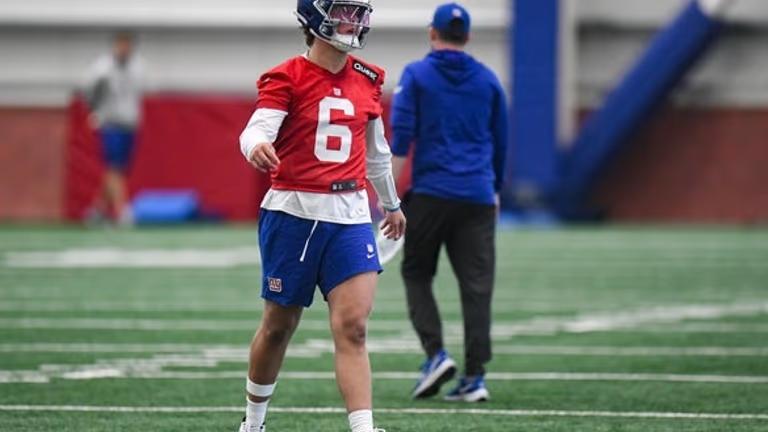 Giants’ Jaxson Dart Faces Sobering Warning: Alex Smith Urges Big Blue’s Star to Protect His Future!