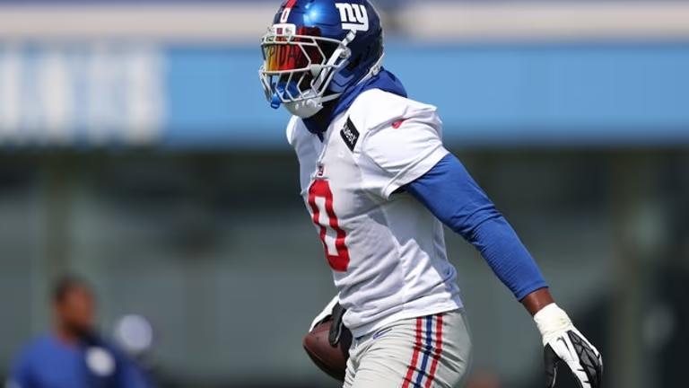 Giants’ Brian Burns Storms Off in Fury After Historic Collapse: Big Blue’s Heartbreak Fuels Redemption Fire!