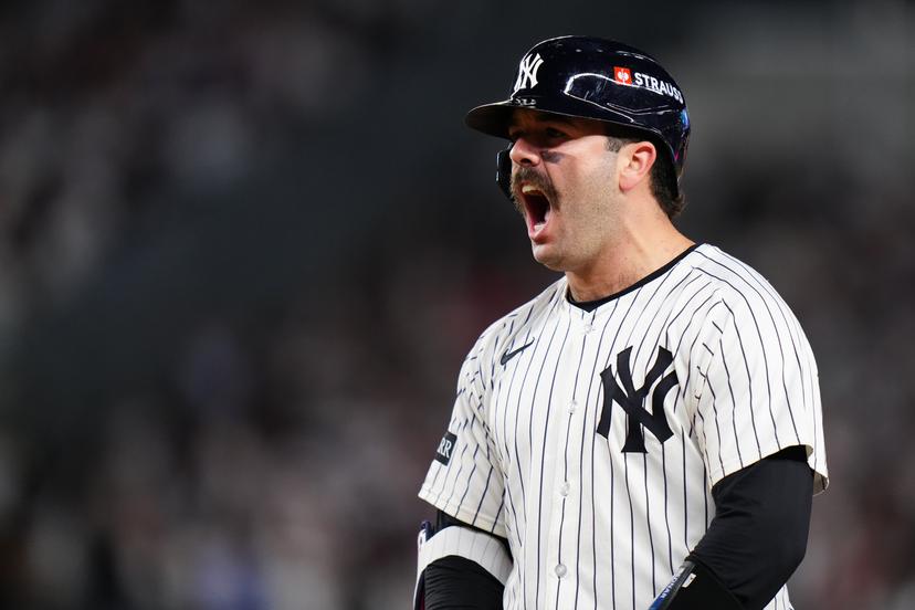 2-time Gold Glove Player Turns Down Tigers' $50M Offer to Stay with Yankees: 'My Heart Belongs to the Bronx Bombers'