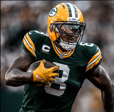 Only.Fans star with 3 million followers goes public dating Packers superstar RB after Caleb Williams comes out about his true sexuality