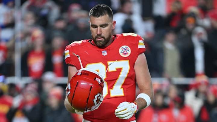 Travis Kelce Became the Saddest Meme After Dropped Pass in Chiefs' Loss to Texans