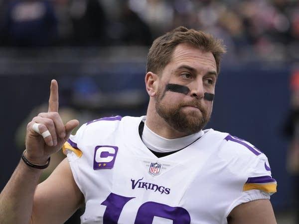 Vikings bring back veteran Thielen for WR depth in trade with Panthers | MPR News