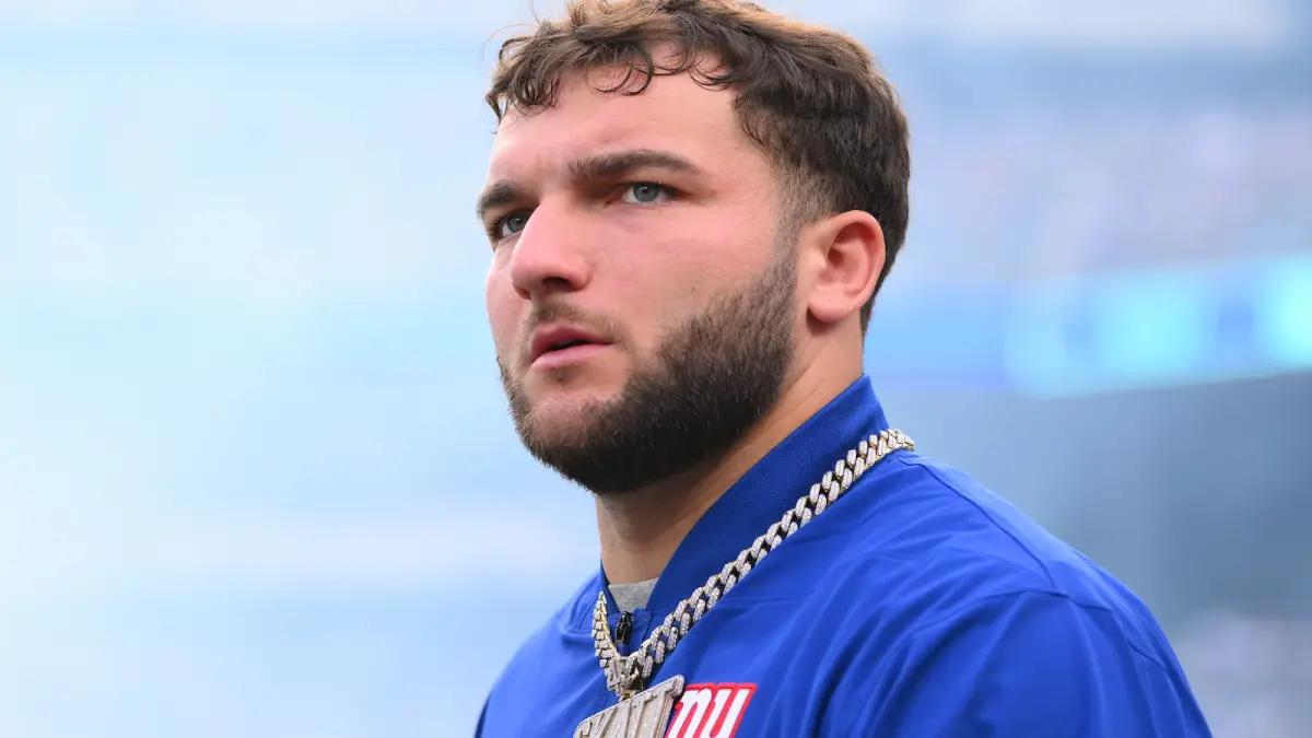 Giants fans go wild as Cam Skattebo crushes Saquon Barkley vs. Eagles