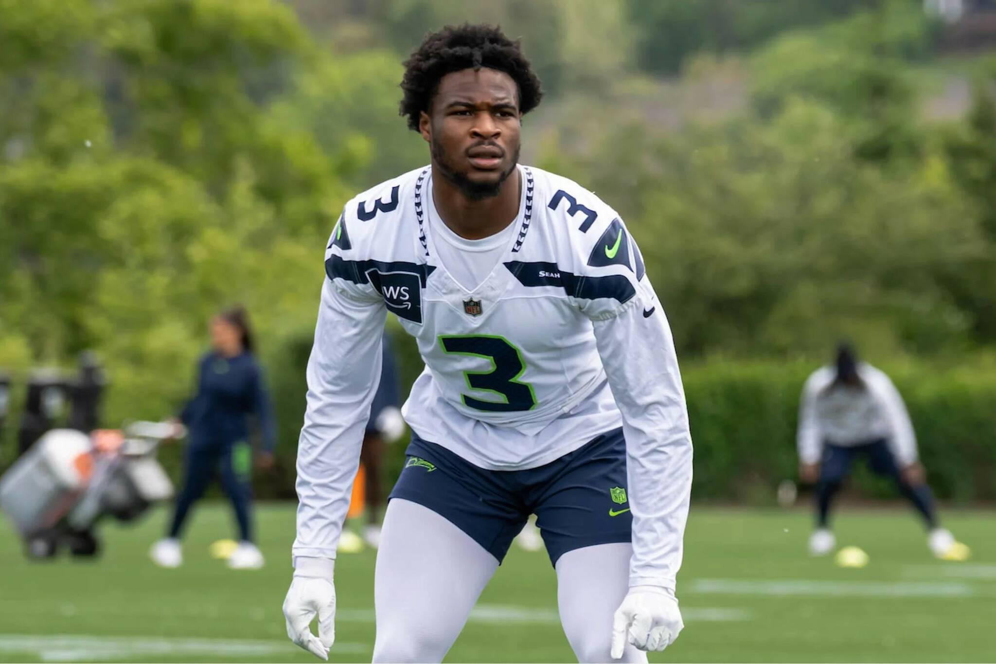 Seahawks draft pick at the center of NFL contract intrigue | HeraldNet.com
